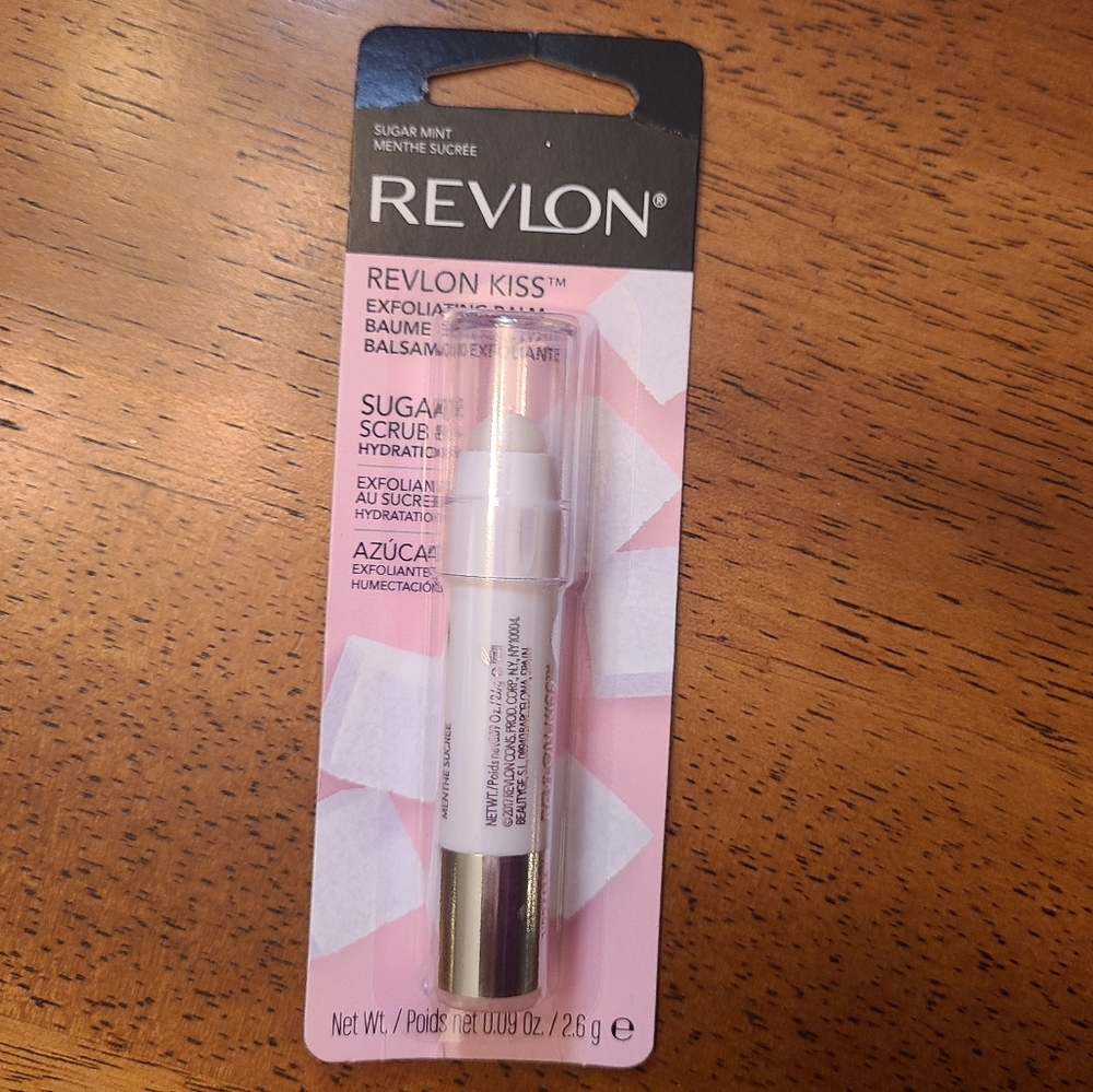 NWT Revlon Exfoliating Lip Balm